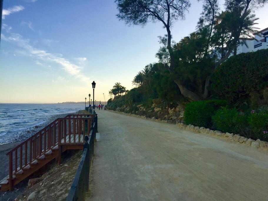 Apartment Puente Luxury Penthouse, Beachside & Sea Views